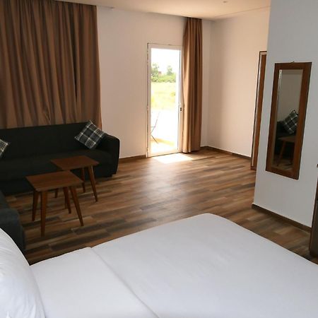 Hotel Corail De Cabo Cabo Negro Exteriör bild